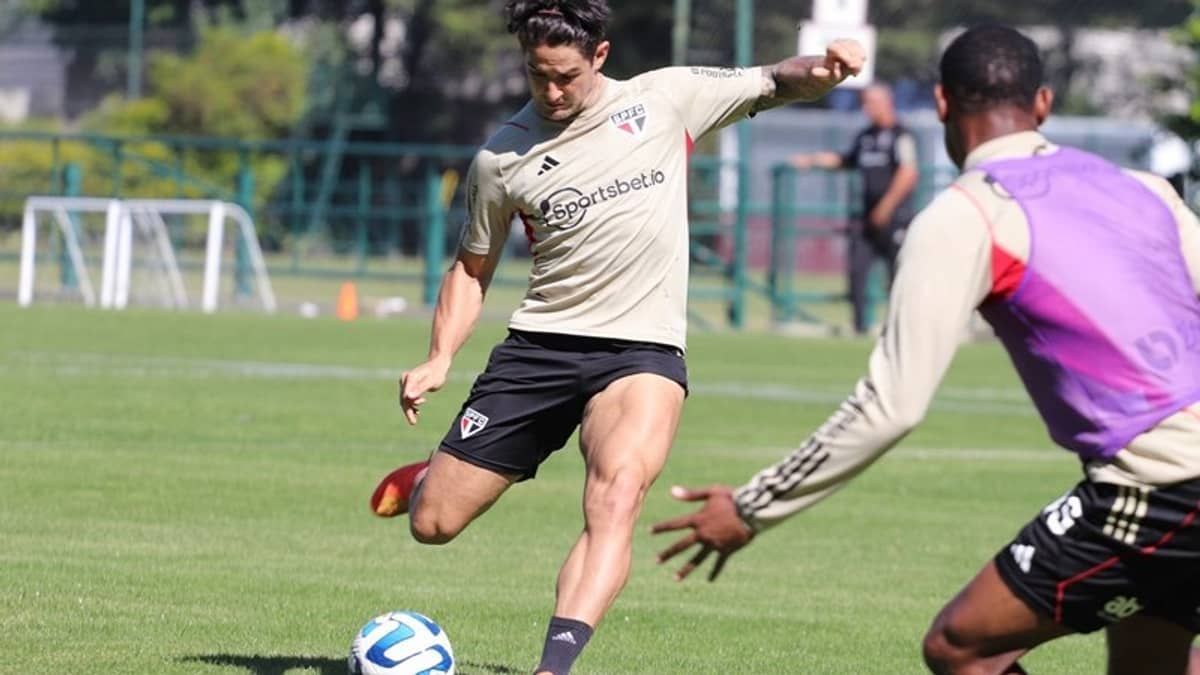 São Paulo treina em reapresentação com duas novidades
