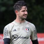São Paulo treina e Pato faz primeira atividade com elenco