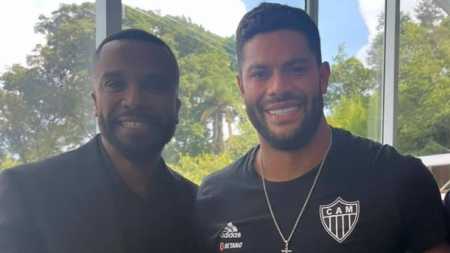 Alexandre Pires e Hulk nesta quinta-feira na Cidade do Galo