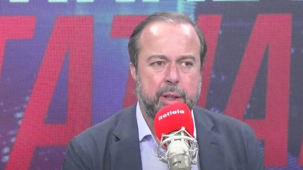 Silveira quer 'compartilhamento de ferrovias' da Vale como solução para retirar carretas com minério da BR-040