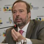 Ministro quer saber porque revendedores aumentaram lucro na gasolina, gás e díesel nos últimos 5 anos