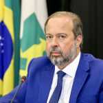 Ministro diz que apagão nacional foi 'episódio pontual'