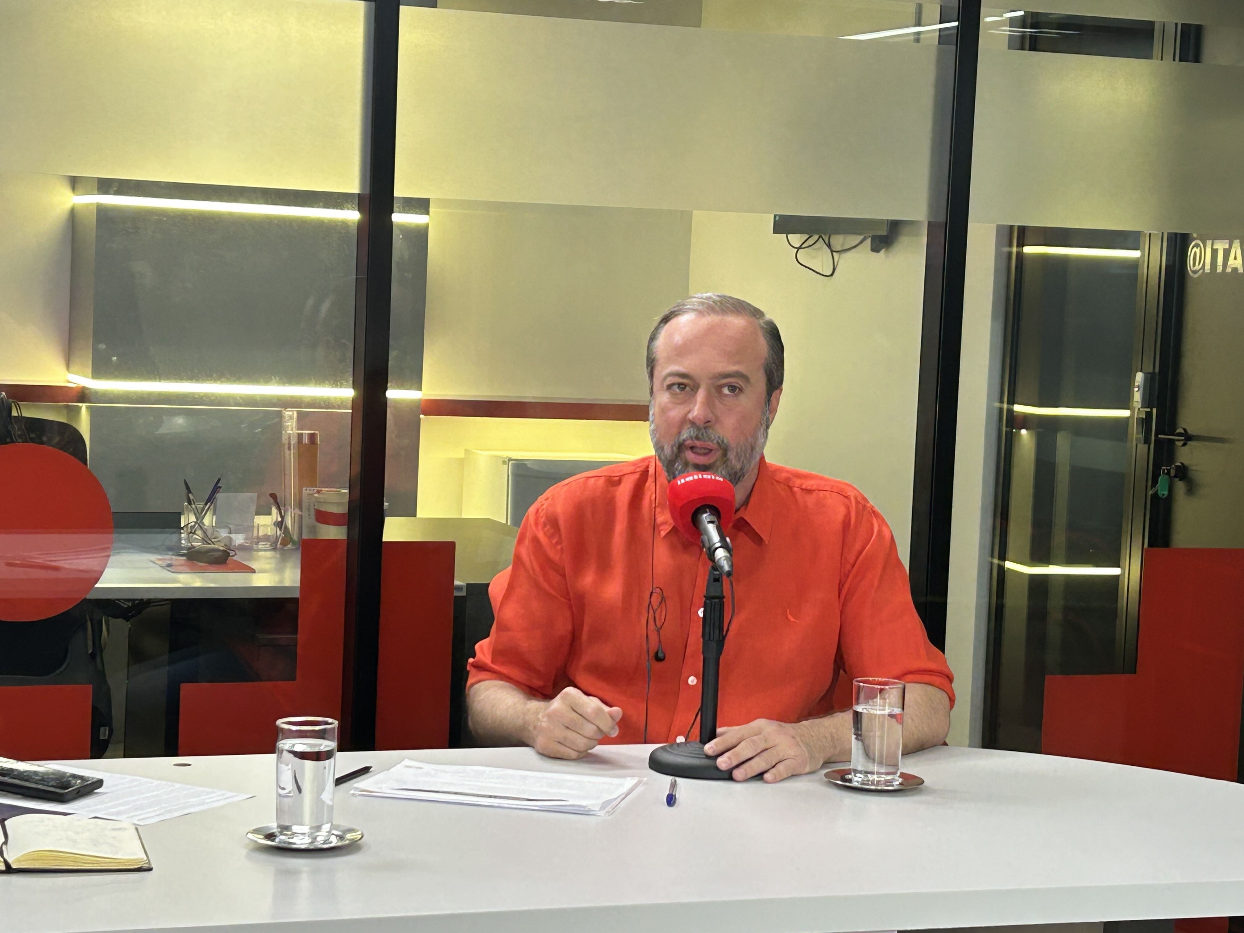 Gás do Povo deve beneficiar 1,2 milhão de famílias em MG, diz ministro