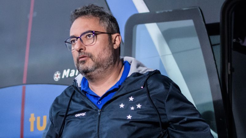 No Maracanã, Mattos revela se Cruzeiro vai fazer proposta por Gabigol, do Flamengo