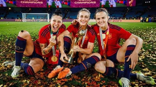 Alexia Putellas e Irene Paredes foram algumas das que prestaram apoio a Jenni Hermoso