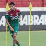 Fernando Diniz terá de volta Alexsander, um dos pilares do Fluminense
