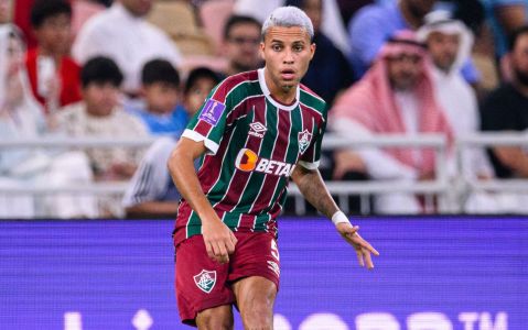 Alexsander, volante do Fluminense