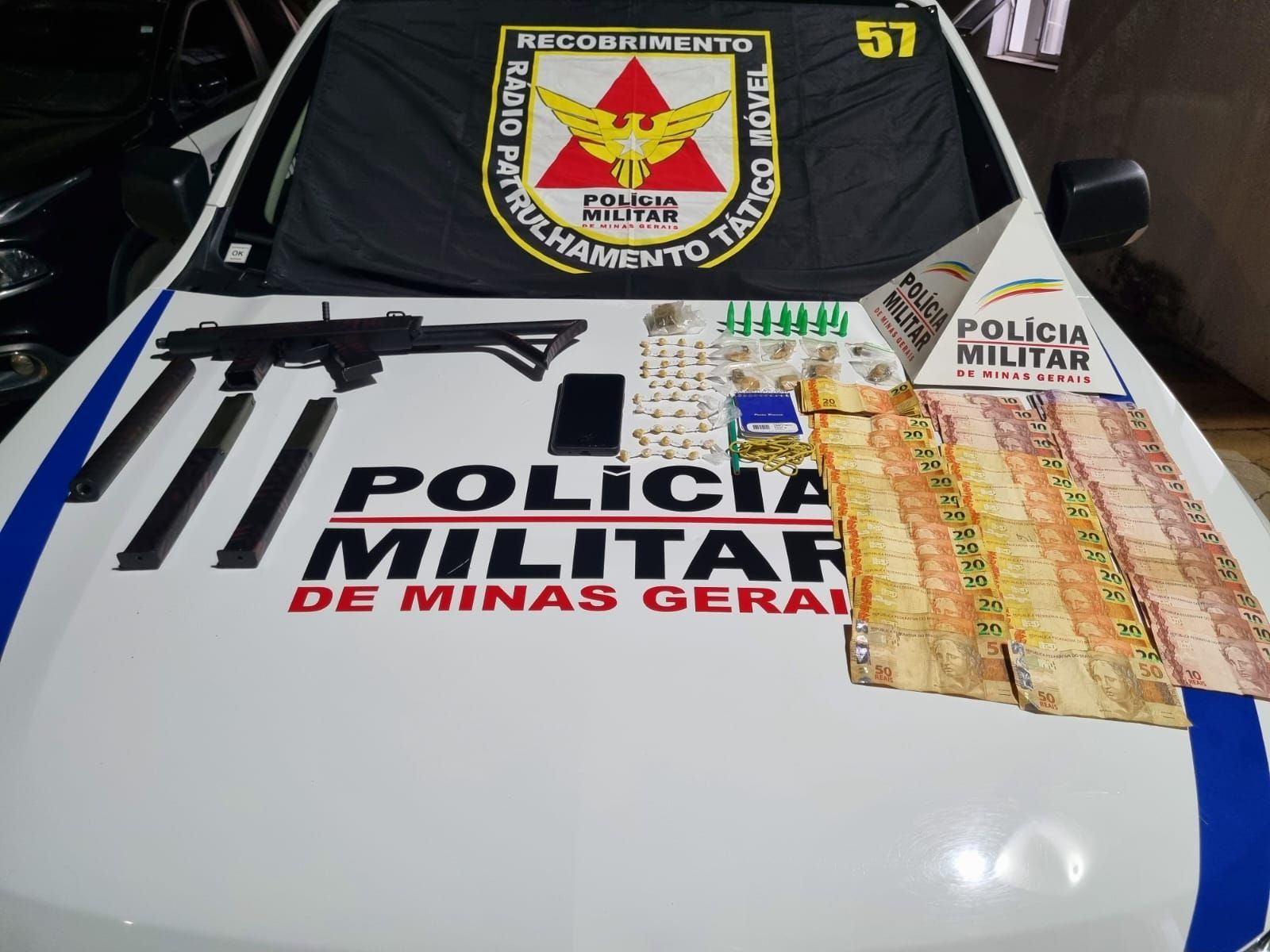 Polícia apreende sub metralhadora com traficante de drogas