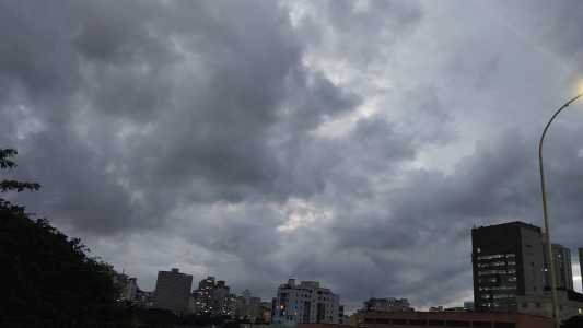 Algumas regiões de Minas podem registrar chuva forte nas próximas semanas