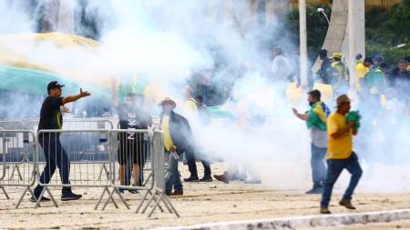 Aliados de Bolsonaro invadiram, depredaram e saquearam prédio do Supremo Tribunal Federal
