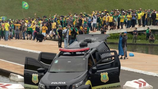 Aliados de Bolsonaro invadiram praça dos Três Poderes no dia 8 de janeiro