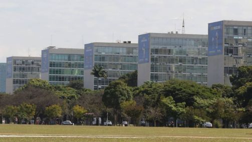 Aliados de Lira cobraram do Palácio do Planalto reforma ministerial