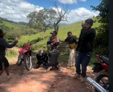 Emoção tomou conta das pessoas que encontraram Alice