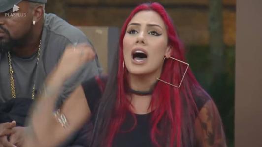 Alicia contou ter escutado barulho de tiro no reality