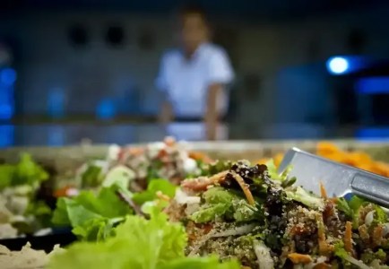 Foto mostra vegetais como o alface