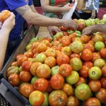 Alimentos seguem ficando mais baratos, aponta prévia da inflação