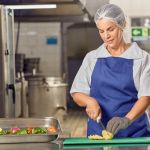 Especialista revela segredos da criação de alimentos; processo pode levar meses até chegar ao mercado