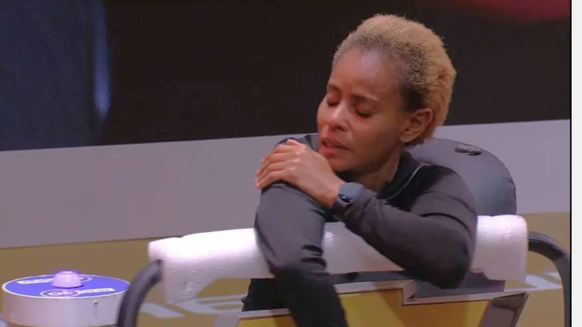 Aline Wirley tem crise de choro, mas segue na prova final do BBB que já dura mais de 15 horas