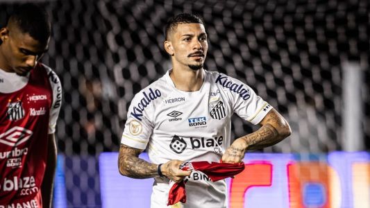 Alison falou sobre o clima interno no Santos