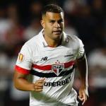 Corinthians e São Paulo discutem modelo de negócio por Alisson; veja cenários