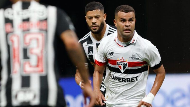 Alisson, do São Paulo, sobe o tom contra arbitragem após derrota para o Atlético