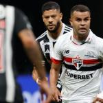 São Paulo fecha empréstimo de Alisson ao Corinthians e aguarda 'pix' para liberá-lo