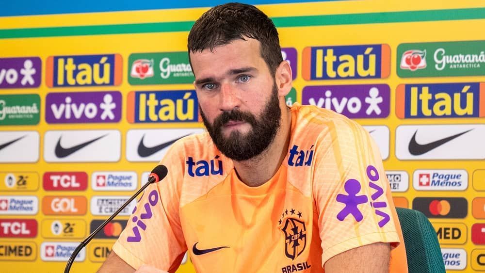 Alisson fala sobre sequestro do pai de parceiro do Liverpool e rival na Seleção
