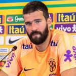 Alisson fala sobre sequestro do pai de parceiro do Liverpool e rival na Seleção