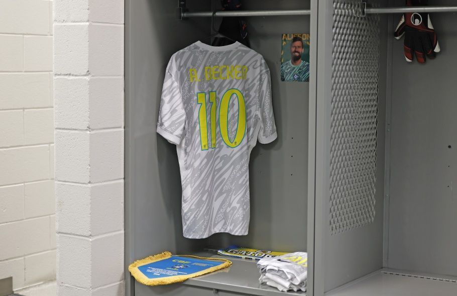 Alisson vai usar camisa com número 110 em amistoso da Seleção; entenda