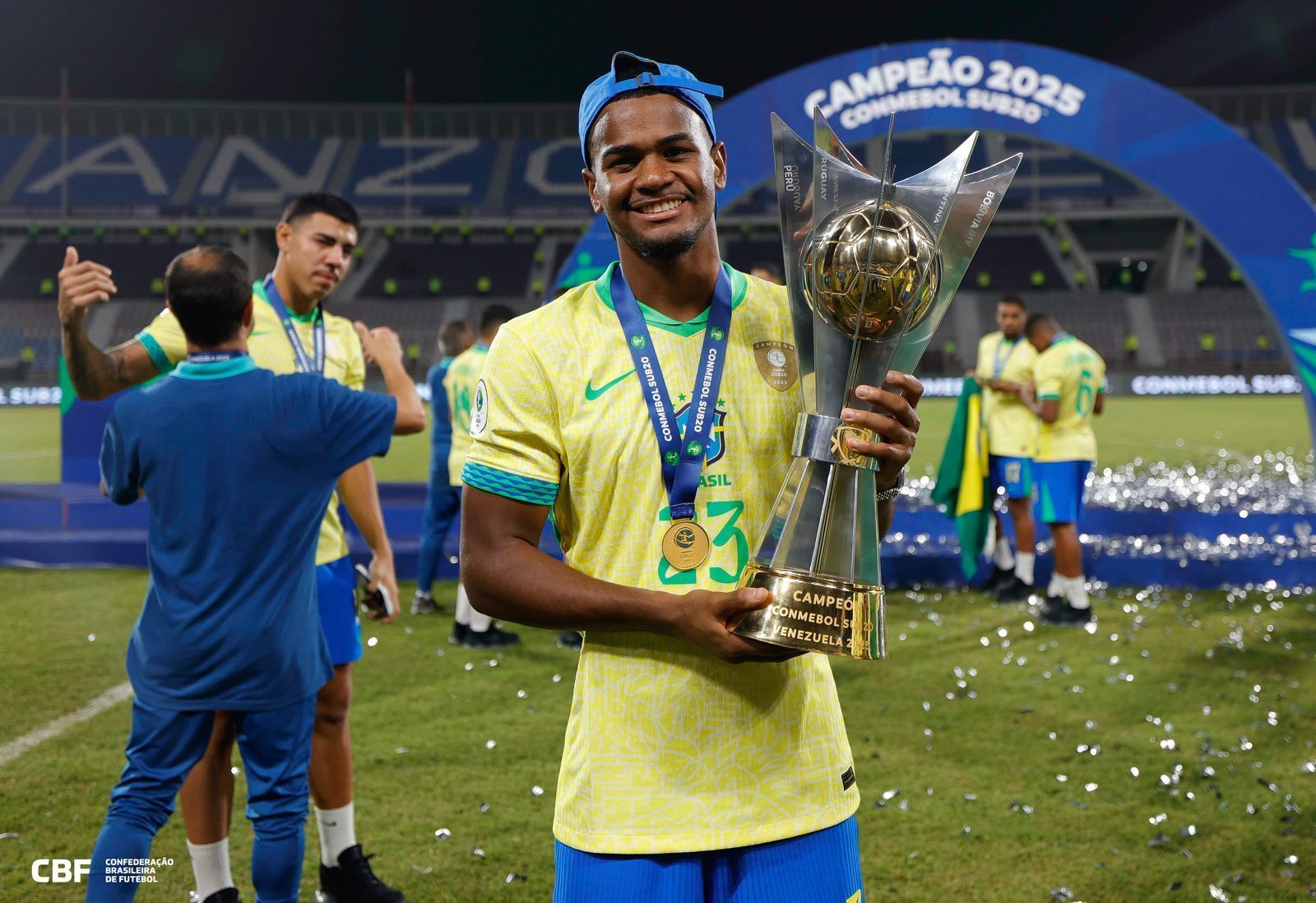 Alisson, do Atlético, comemora reação da Seleção em título no Sul-Americano Sub-20