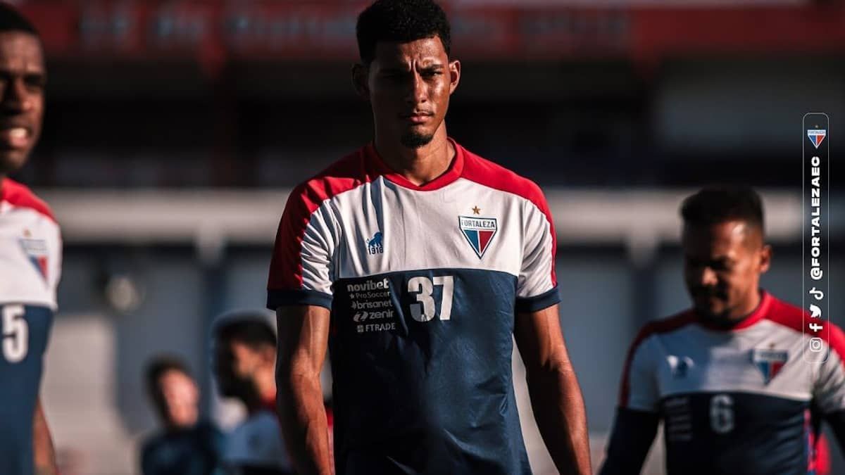 Fortaleza empresta zagueiro a clube da Série B do Brasileiro