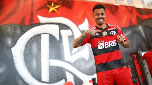 Allan é um dos três reforços contratados pelo Flamengo