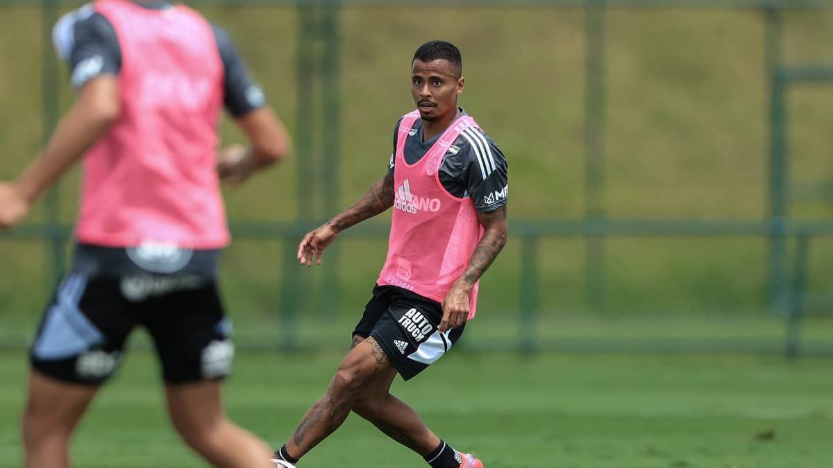 Atlético: Allan comemora longa pré-temporada e brinca ao desejar sorte a Jair, agora do Vasco