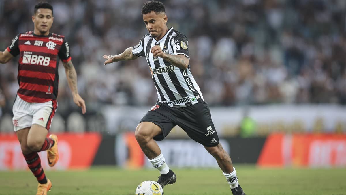 Perto do Flamengo ou de 'fico' no Atlético? Saiba situação de Allan