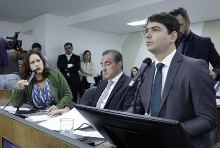 Deputados bateram boca durante sessão na comissão da PEC 24/203 da ALMG