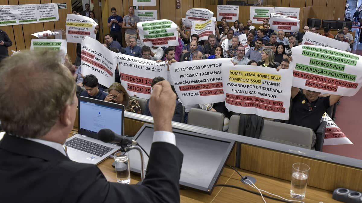 Sob pressão de empresários, governo Zema não tem prazo para início de vistorias veiculares terceirizadas