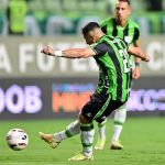América vence, amplia má fase do Cruzeiro, e vai à final do Mineiro
