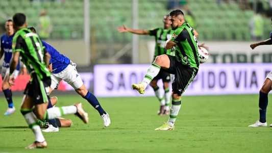 Aloísio marcou, de falta, o gol que abriu o placar no Independência
