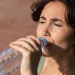 Moradores de Phoenix, nos EUA, se queimam ao encostar no asfalto