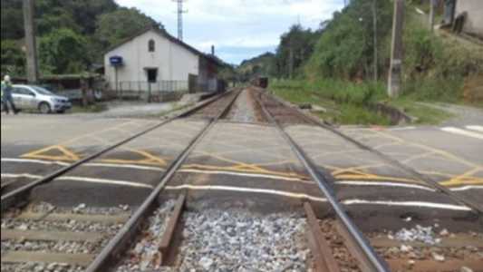 Alteração do sentido é temporária e acontece para realização de obras no trecho conhecido como Ferrovia do Aço