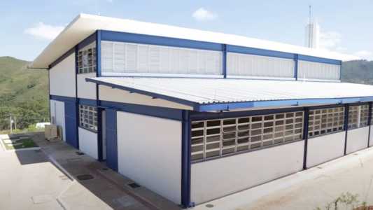 Aluna estuda química industrial na UFP