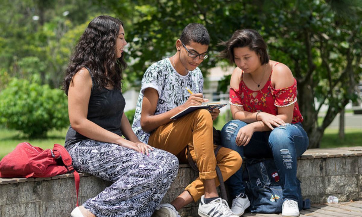 “Traz um novo olhar para si”: projeto da UFJF oferece apoio a estudantes de outras cidades