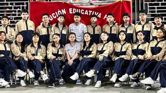 Alunos de uma escola peruana copiaram o Manto da Massa, do Atlético