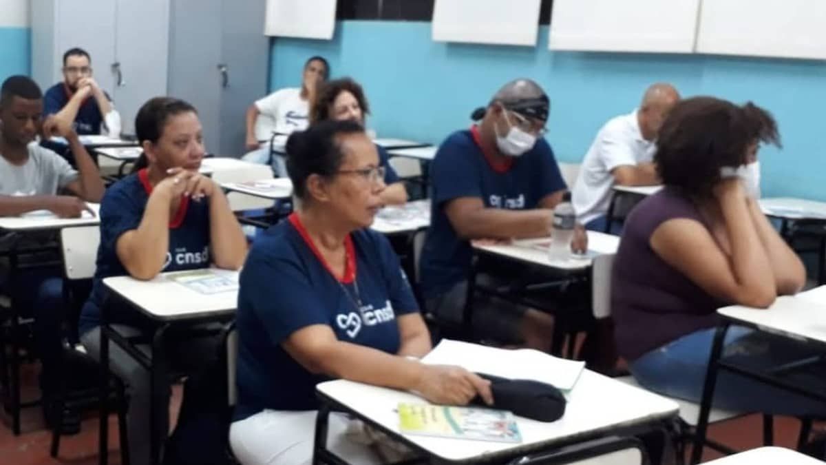 MEC lança plataforma para matrícula na EJA; veja como se inscrever