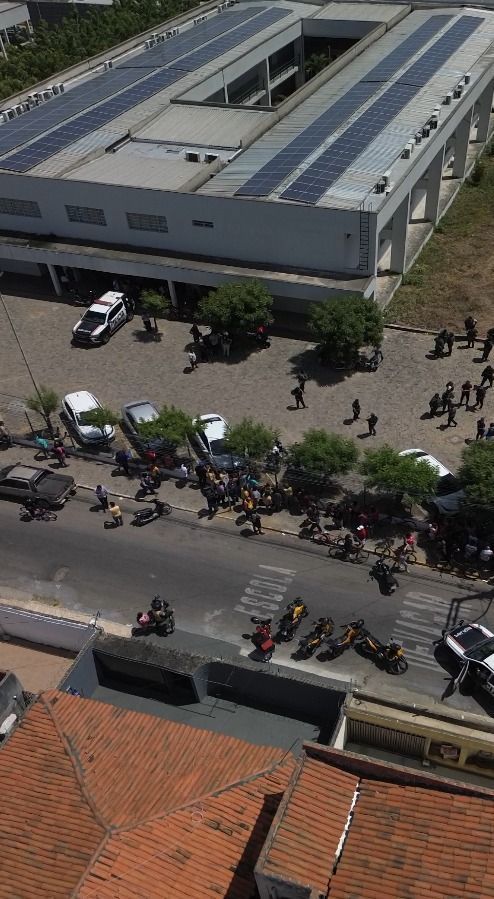 Alunos mortos em tiroteio em Sobral foram atingidos no estacionamento da escola