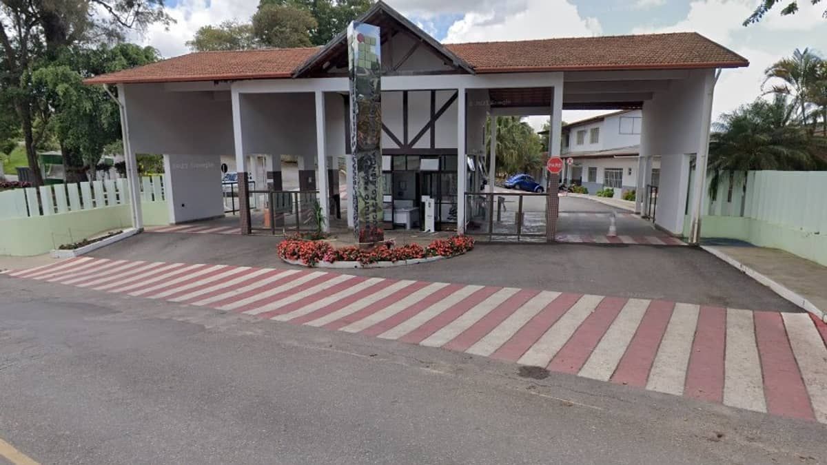 Professor é investigado por incentivar suicídio de alunos em sala de aula  