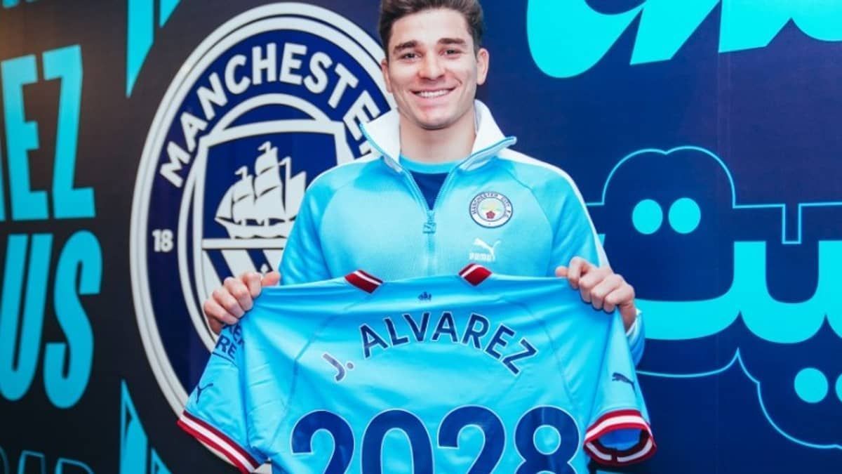 Julián Álvarez renova contrato com o Manchester City até 2028