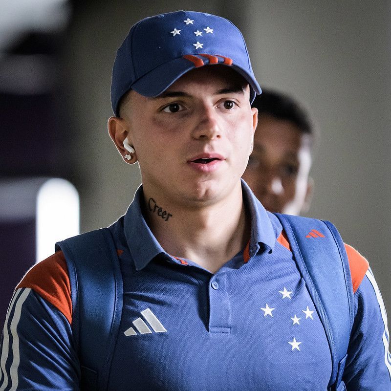 É grave? O que disse Barreal, do Cruzeiro, sobre dor no tornozelo esquerdo
