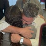 ‘Vivemos dificuldades que jamais imaginamos viver’, diz Álvaro Damião sobre rotina no bunker em Israel