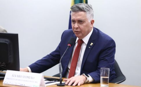 O prefeito de Belo Horizonte, Álvaro Damião, durante audiência na Câmara dos Deputados